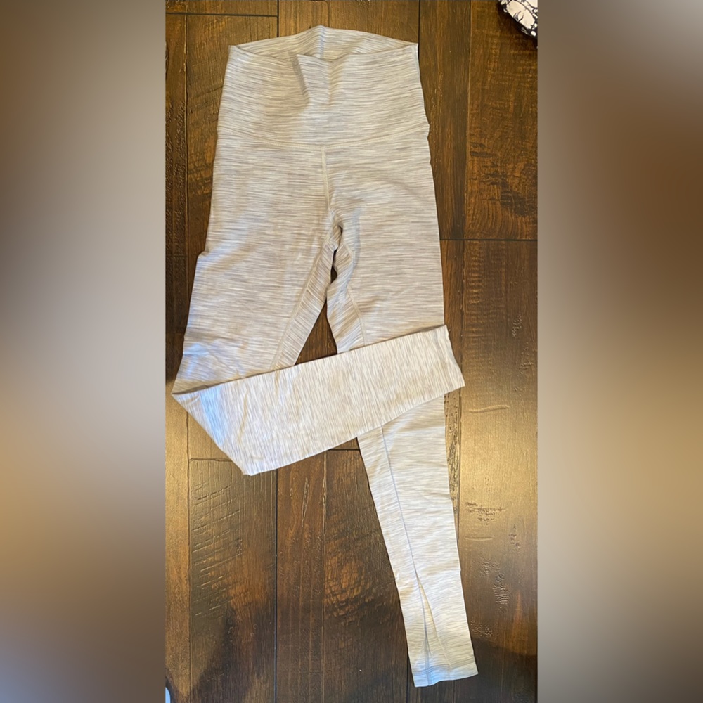 Lululemon “Wunder Under” high rise full length leggings in grey/white